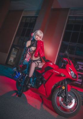 欧美男男在线_720免费高清观看